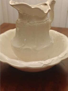 White Ironstone Scalloped Edge Ceramic Pitcher Set/Wash Basin